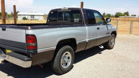 1995 Ford Bronco - This Dodge Ram pickup truck is not a 1995 Ford Bronco as claimed.