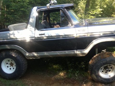 1979 Ford Bronco - This is a Ford Bronco, likely from the late 1970s, with custom off-road modifications.
