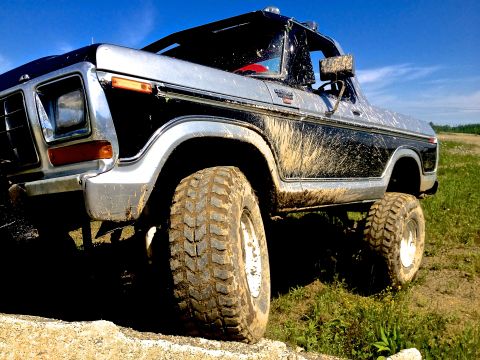 1979 Ford Bronco - This 1979 Ford Bronco is covered in mud after an off-road adventure.