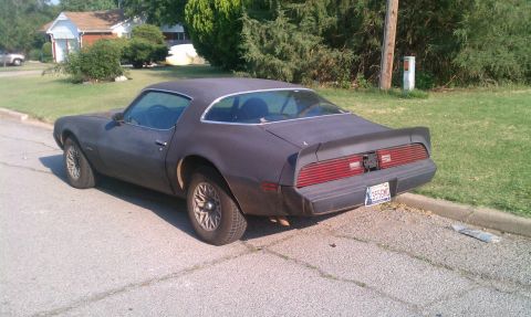 1979 Pontiac Firebird - This car's body style suggests a 1977 model year, not 1979 as claimed.