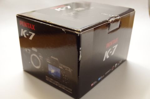 1983 Ferrari Enzo - The box displays the Pentax K-7 camera model and an image of the camera itself.