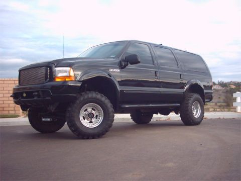 2000 Ford Excursion photo