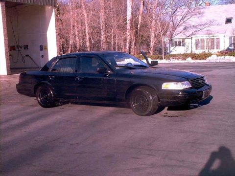 desktops and wallpapers - 2000 Ford Crown Victoria