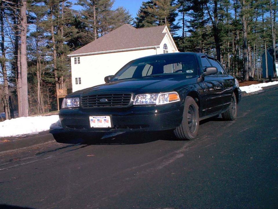 2000 Crown Victoria Sports Interceptor™ Photos and Concept © Copyright 2002 J. Barry All Rights Reserved
