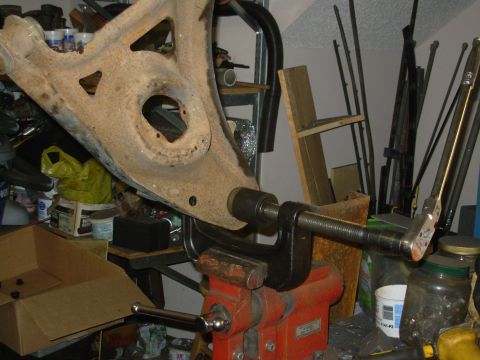 1994 Ford Crown Victoria - The JY ball joints weren't in perfect condition, so rather than redo all this work in a few months, I stripped everything down and tossed a…