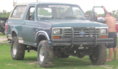1996 Ford Bronco - Trucks on the Track