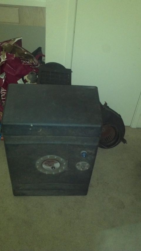 1987 Ford Bronco - This is a fuel tank, not a 1987 Ford Bronco.
