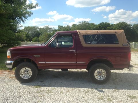 1996 Ford Bronco photo