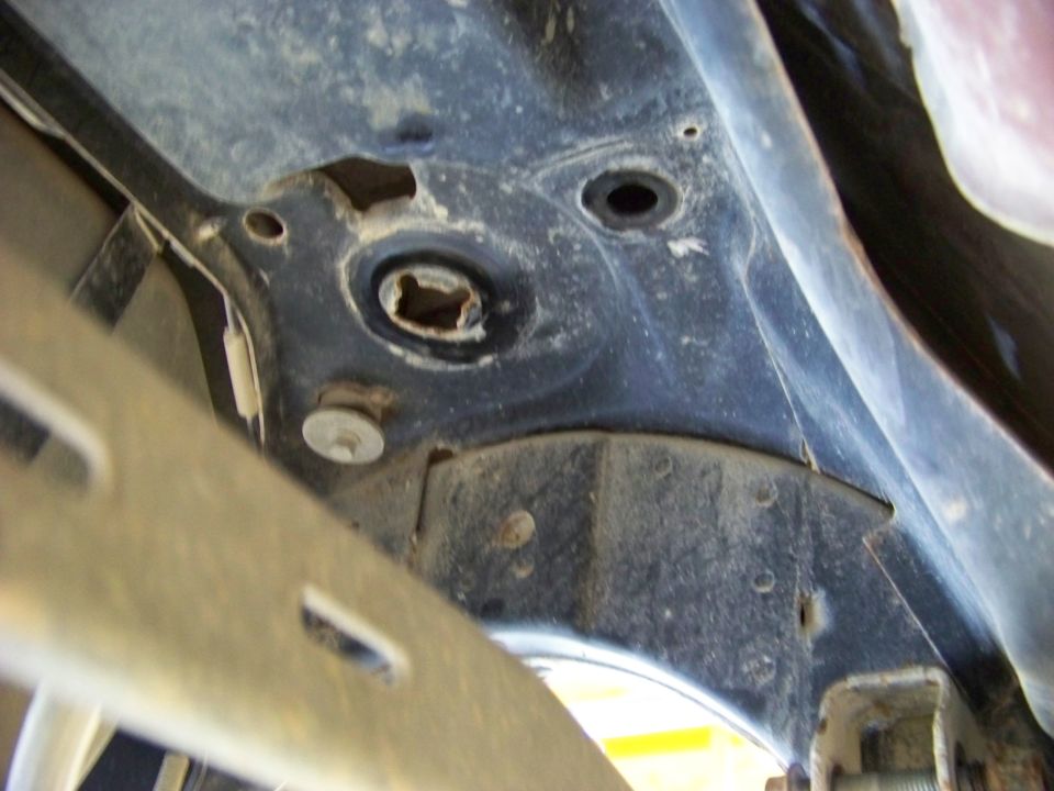 Undercarriage view with visible Supermotors.net logo