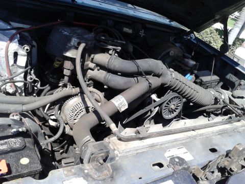 1996 Ford Bronco - everything all in and running. was rushing too much against a thunderstorm to take pics but nothing was of interest anyway. Its not pretty…