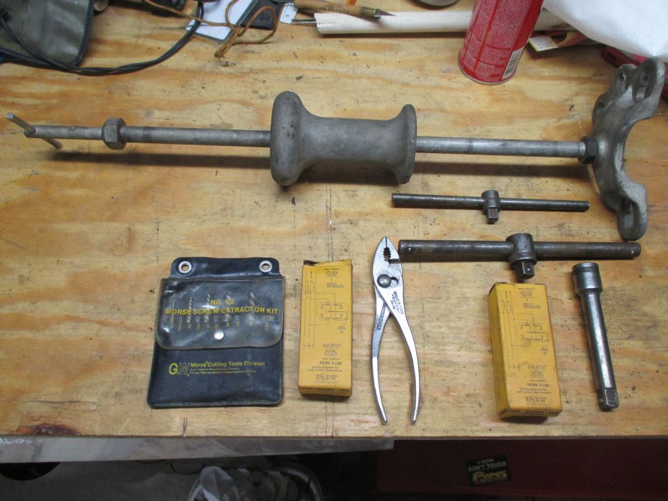 Morse screw extractor kit with pliers and socket extensions