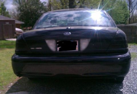 2003 Ford Crown Victoria photo