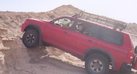 1987 Ford Bronco - i was trying to get him to climb up it but the boss said "no"