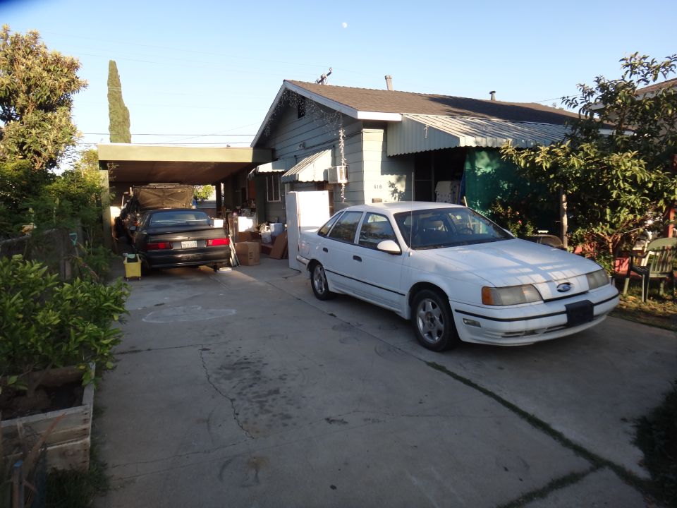 1990 Ford Taurus “White No Moonroof”