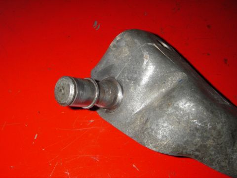 1972 Ford Ranchero - bell side Z-bar shaft is loose in the bracket some of the shoulder Is missing from the tube eating it away too