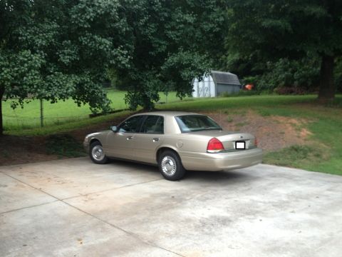 1999 Ford Crown Victoria photo