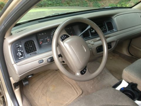 1999 Ford Crown Victoria photo