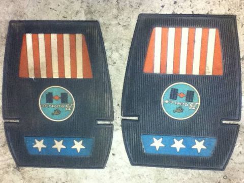 1995 Ford Bronco - These are Ford Bronco floor mats, the Bronco logo and a patriotic star design.