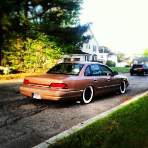 1994 Ford Crown Victoria photo