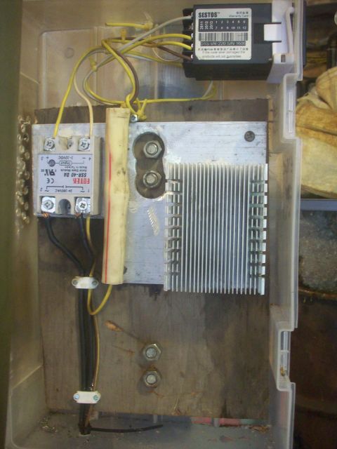 1980 Ford Bronco - After burning my first SSR (Solid Stae Relay) out due to a lack of a heat sink, the new SSR has one now!