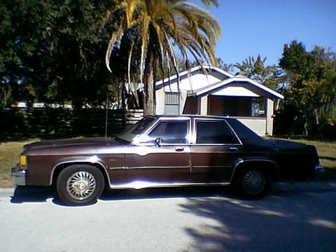 1987 Ford LTD Crown Victoria photo