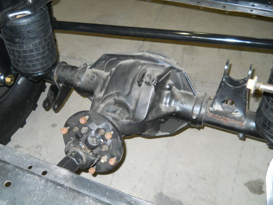 Rear axle assembly with air suspension components visible