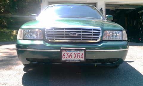 2001 Ford Crown Victoria photo