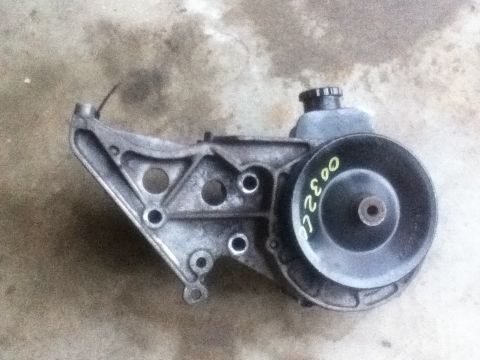 1996 Ford Bronco - Power steering pump assembly with pulley and reservoir, marked with "003200".