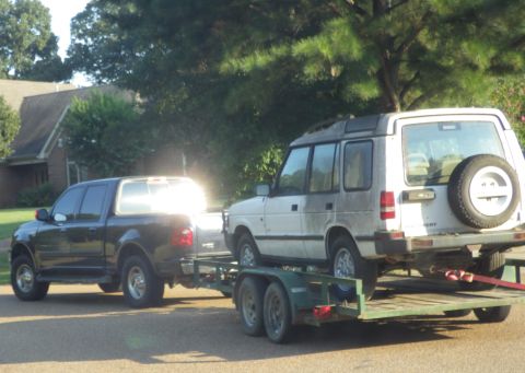 2004 Land Rover Land Rover - Greg's 2nd new toy of the day. The first was a 90s Toyota 4WD on 36s with a blown V6 that cost him $200. This one was free.