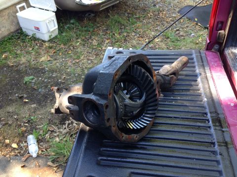 1992 Ford F-150 - Dana 44 IFS Third Member. Has Yukon Gears 4.11's in it. Looked like it was recently rebuilt.
