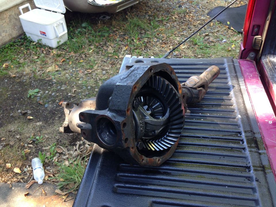 Dana 44 IFS Third Member. Has Yukon Gears 4.11's in it. Looked like it was recently rebuilt.