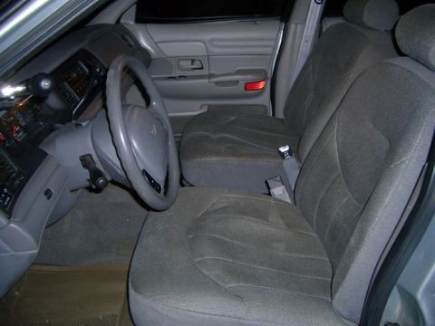 1999 Ford Crown Victoria - Front seats, would be better with leather from a Town Car!