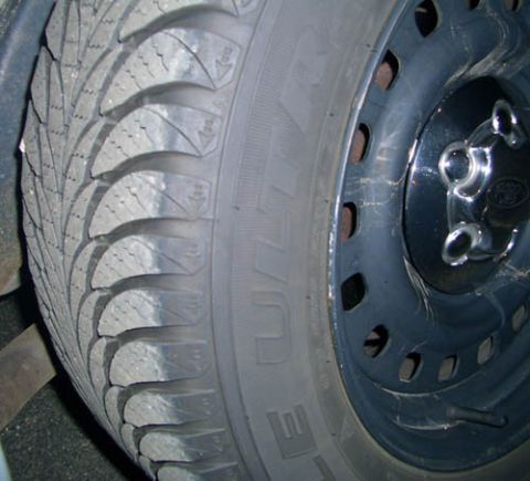 1999 Ford Crown Victoria - Goodyear ultra grips, these are some tires!