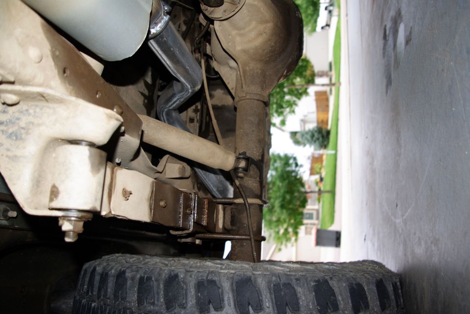 1995 Ford Bronco rear axle and suspension