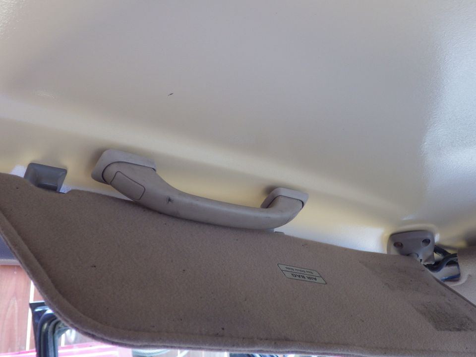 This is how I chose the handle location - the visor just clears it going into its side hook (which I added).