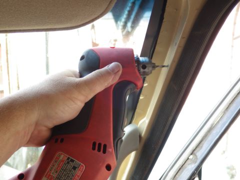 1983 Ford Bronco - My shortest 1/8" bit is a LH extractor, but it & the close-quarters drill make this much closer to being in line with where the screw…