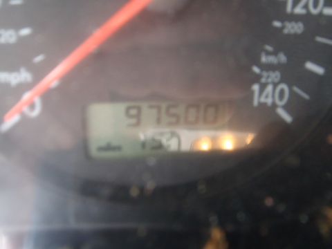 2002 Volkswagen Jetta - The odometer displays 97,500 miles, with the speedometer indicating a maximum of 220 km/h.