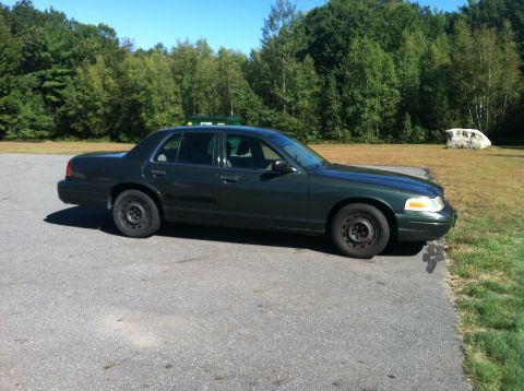 2003 Ford Crown Victoria photo