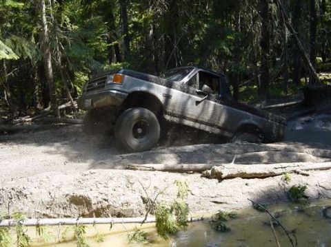 1995 Ford Bronco - The infamous mud hole Tim tried