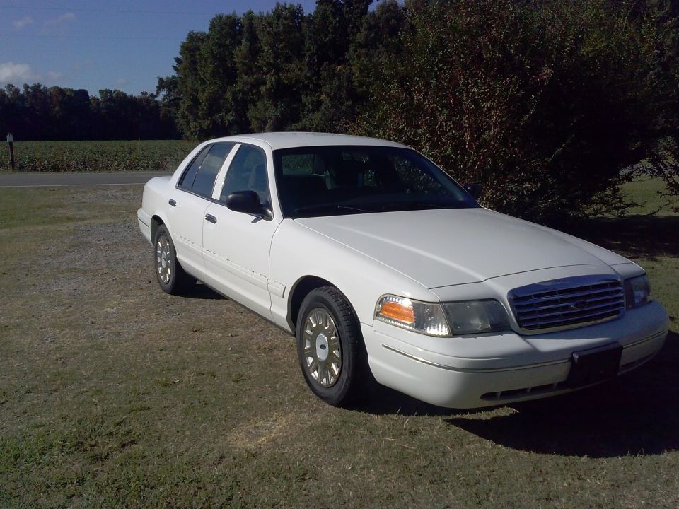 2004 Ford Crown Victoria “Vicky”