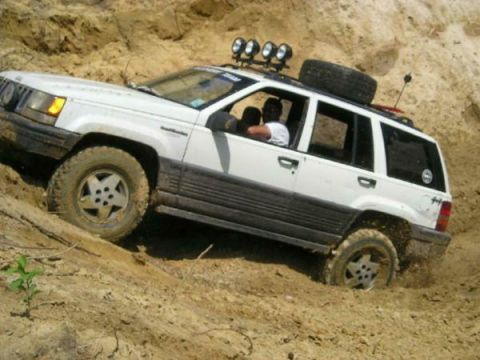 1993 Jeep Grand Cherokee - Climbing the bowl at Red Creek