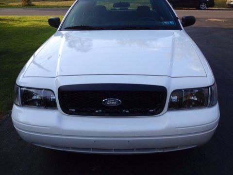 2005 Ford Crown Victoria photo