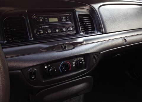 2005 Ford Crown Victoria photo