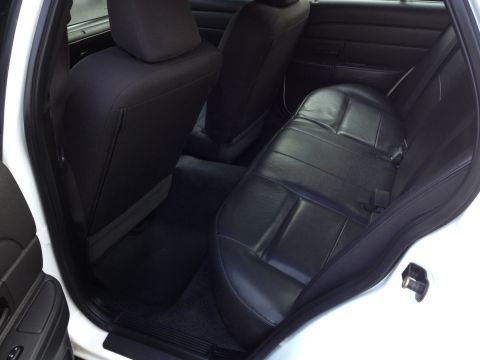 2005 Ford Crown Victoria photo