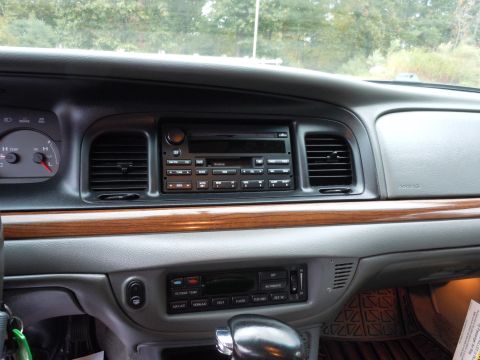 2001 Ford Crown Victoria