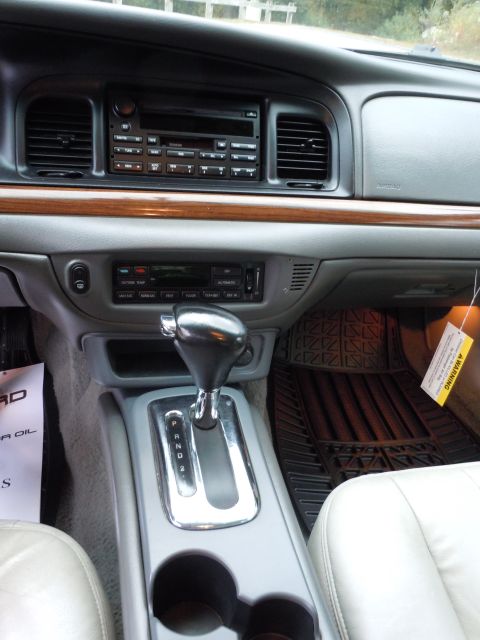 2001 Ford Crown Victoria