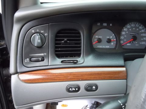 2001 Ford Crown Victoria
