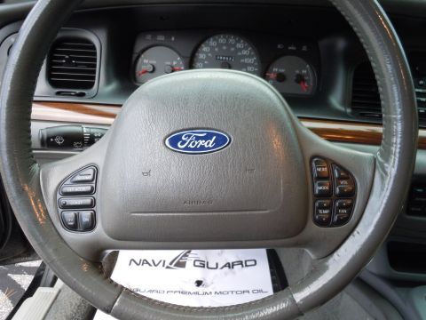 2001 Ford Crown Victoria