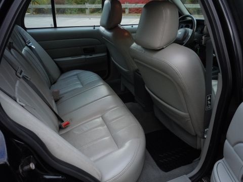 2001 Ford Crown Victoria