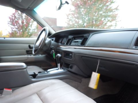 2001 Ford Crown Victoria